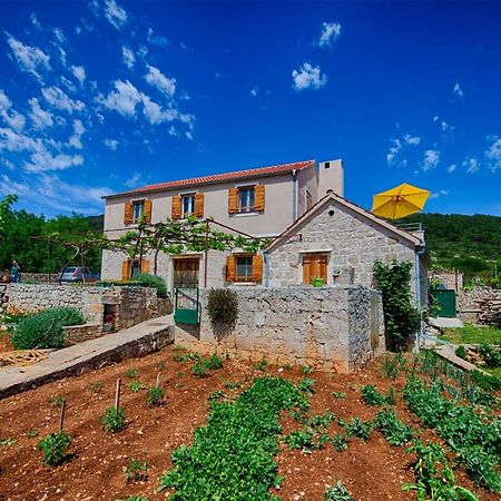 Betini Apartments - Authentic Island Escape Komiža 外观 照片