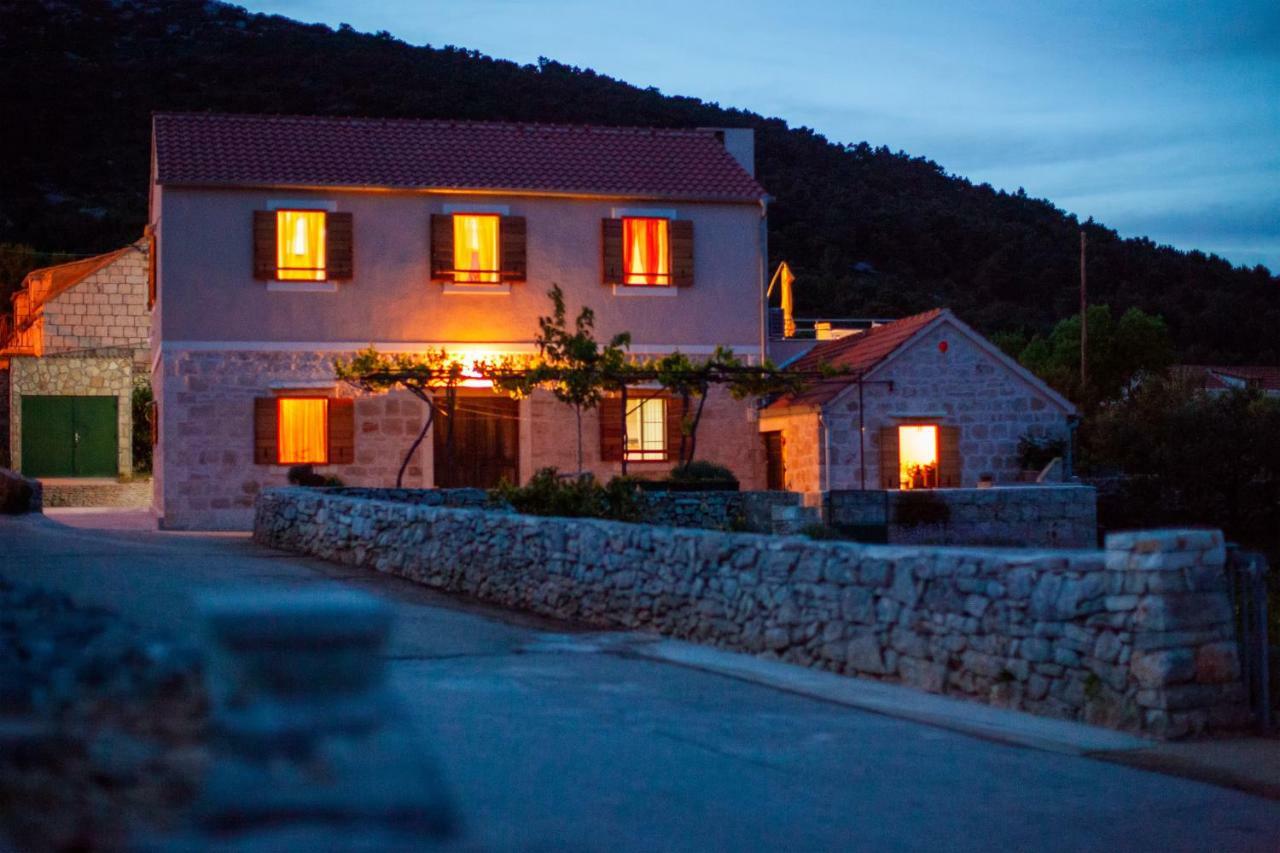 Betini Apartments - Authentic Island Escape Komiža 外观 照片