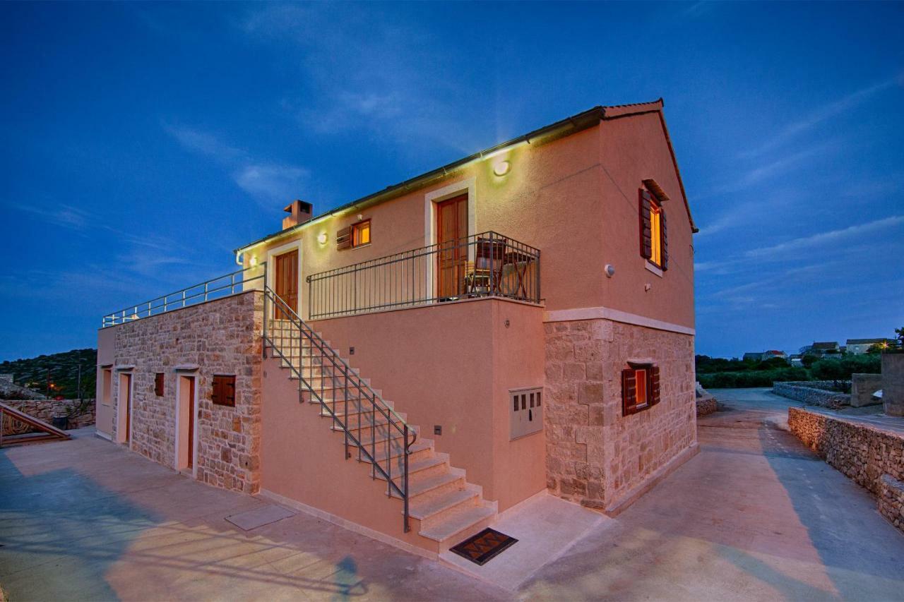 Betini Apartments - Authentic Island Escape Komiža 外观 照片