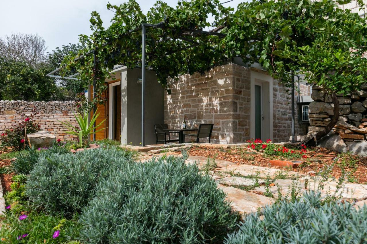 Betini Apartments - Authentic Island Escape Komiža 外观 照片