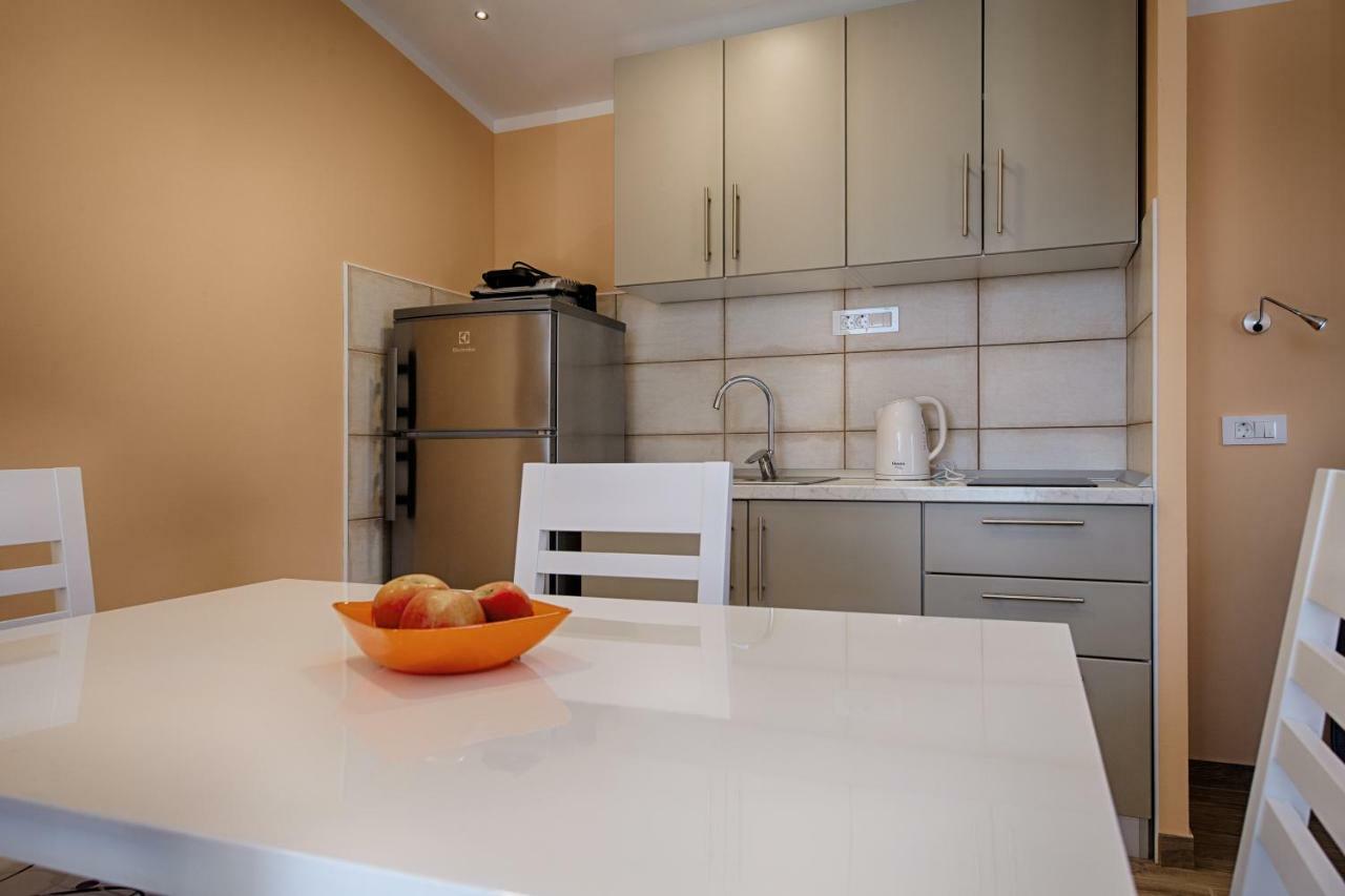 Betini Apartments - Authentic Island Escape Komiža 外观 照片