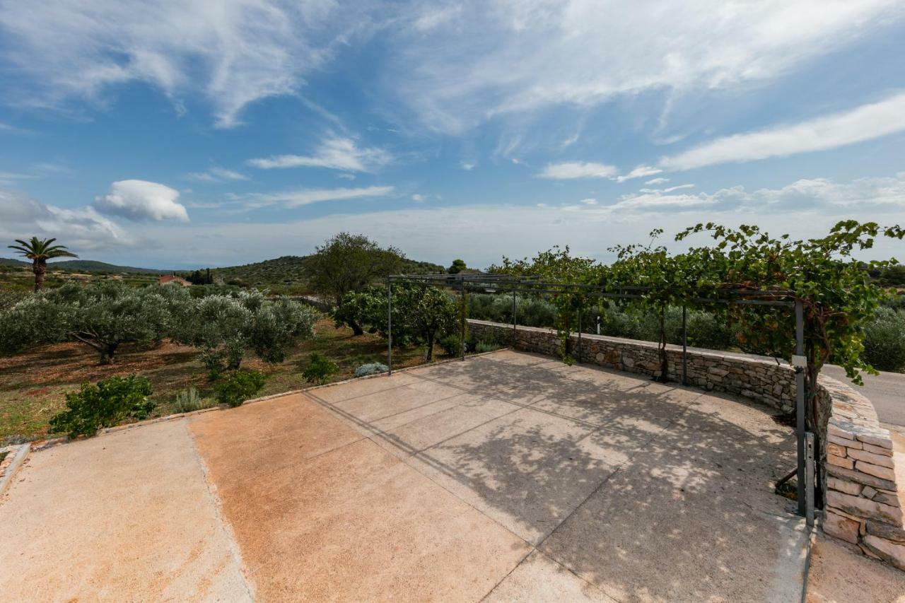 Betini Apartments - Authentic Island Escape Komiža 外观 照片